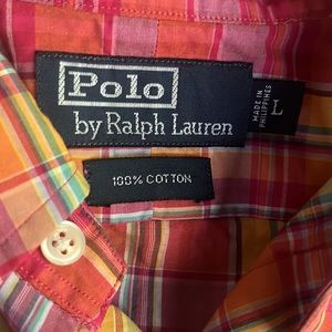 Men’s Ralph Lauren casual dress button down shirt. Excellent condition. Large